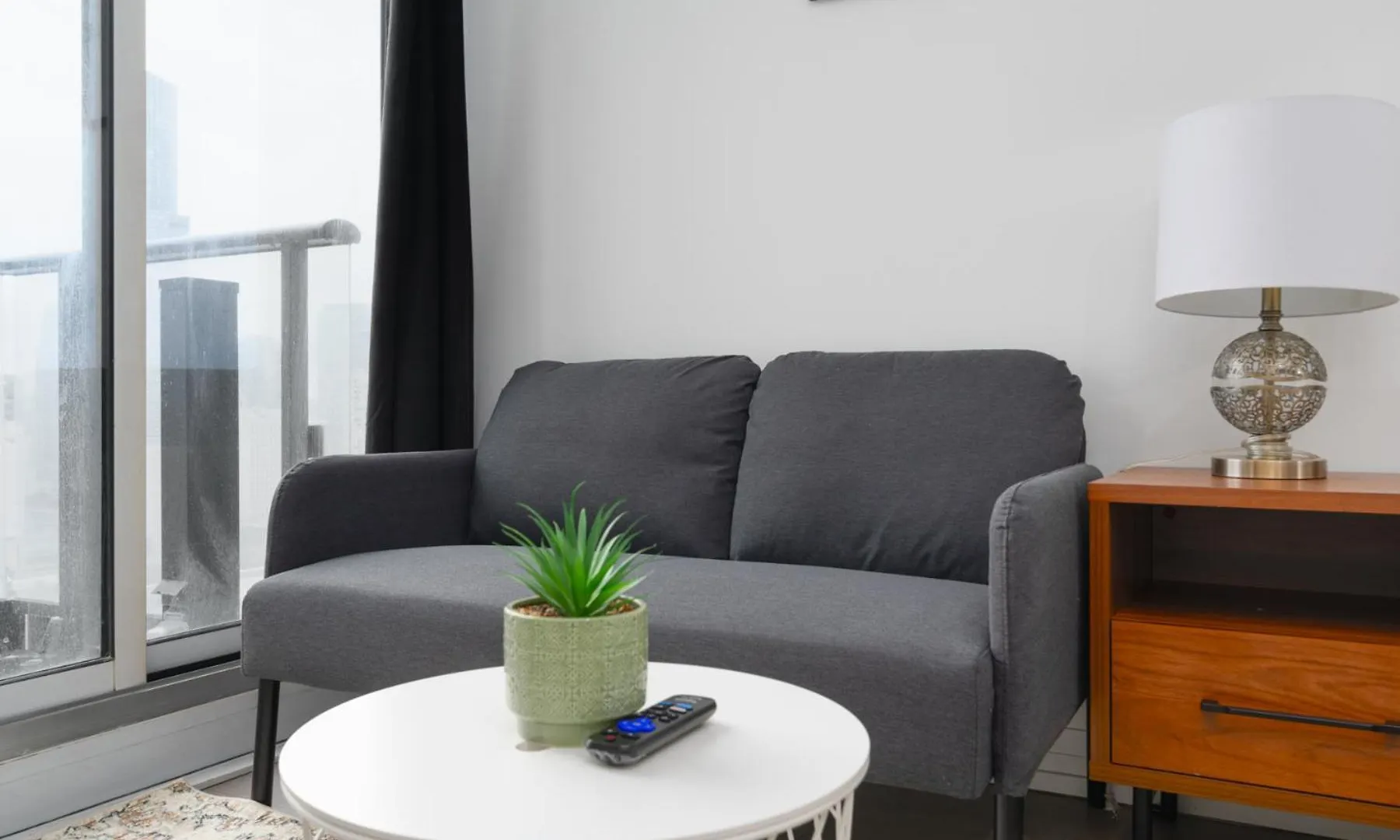 Jarvis Apartment Hotel Toronto